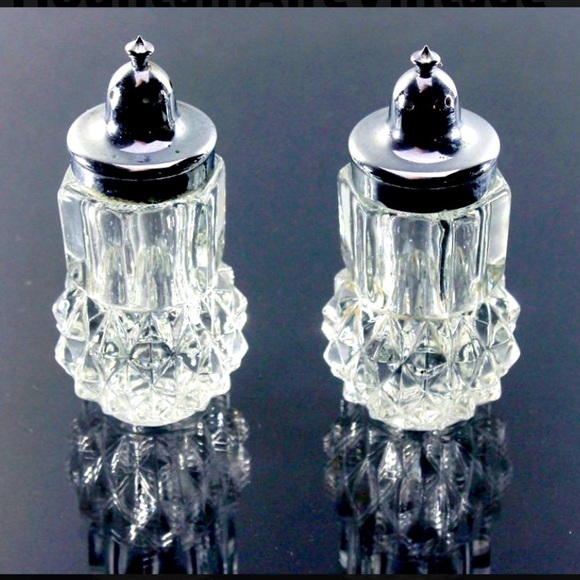 VTG Salt & Pepper Shakers, Indiana Glass, Diamond Point, Silver Tops Clear Glass - Picture 1 of 2